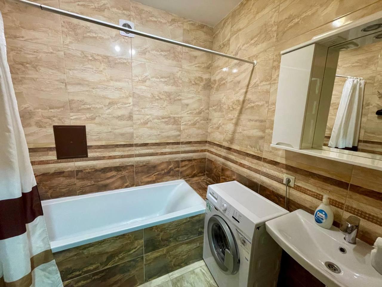 Apartments In Uzhgorod For You. 외부 사진