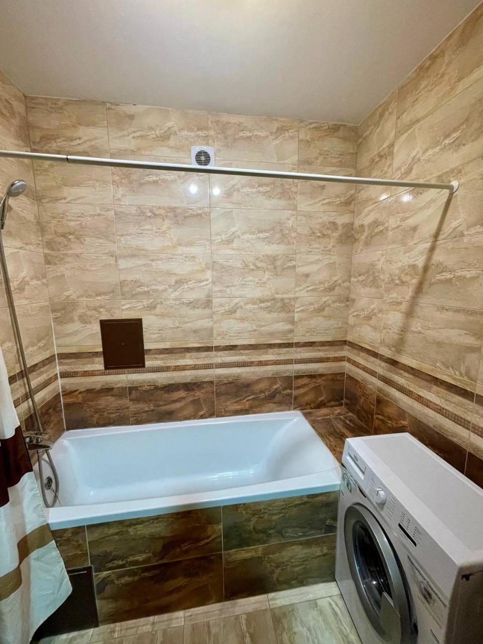 Apartments In Uzhgorod For You. 외부 사진
